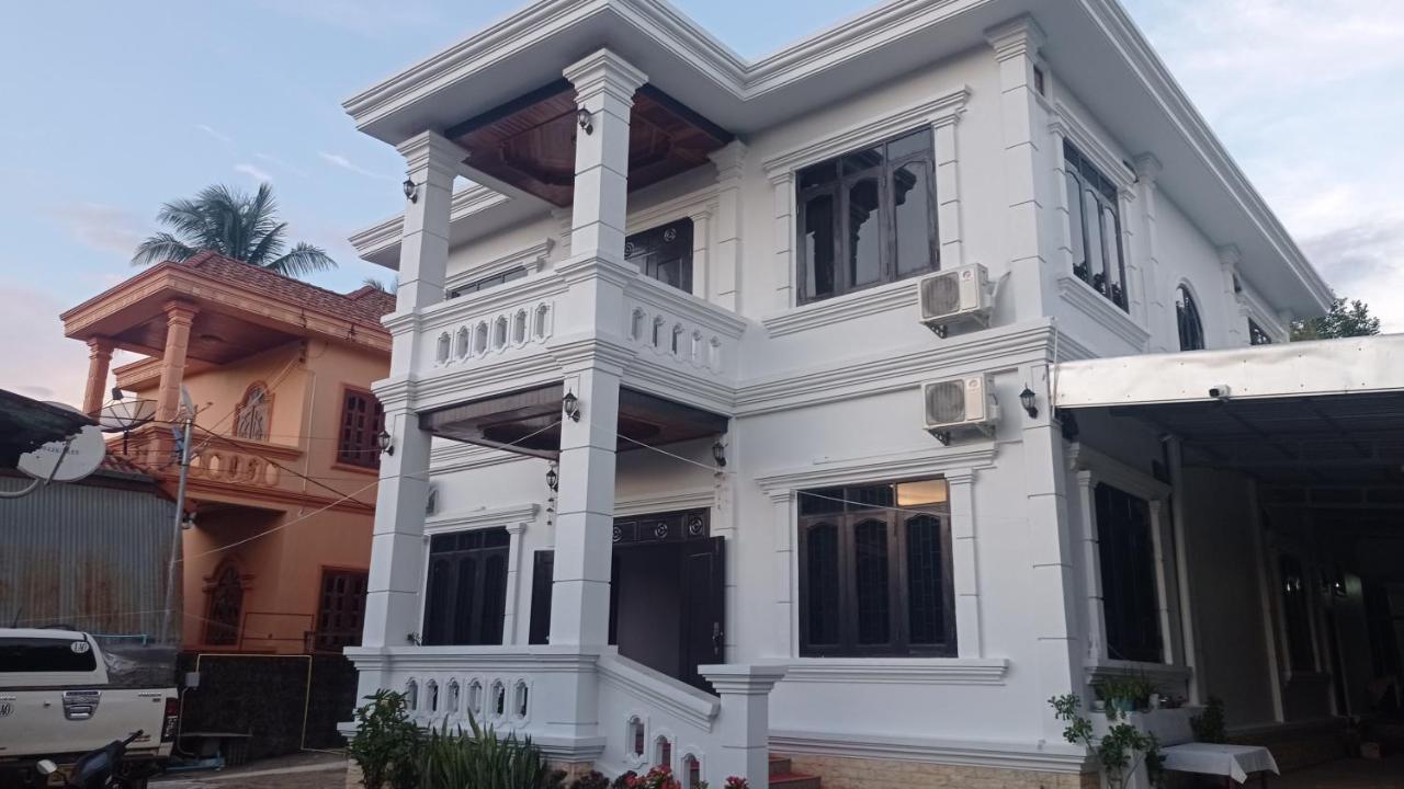 Inthavong Hotel/Guest House ヴァンヴィエン エクステリア 写真
