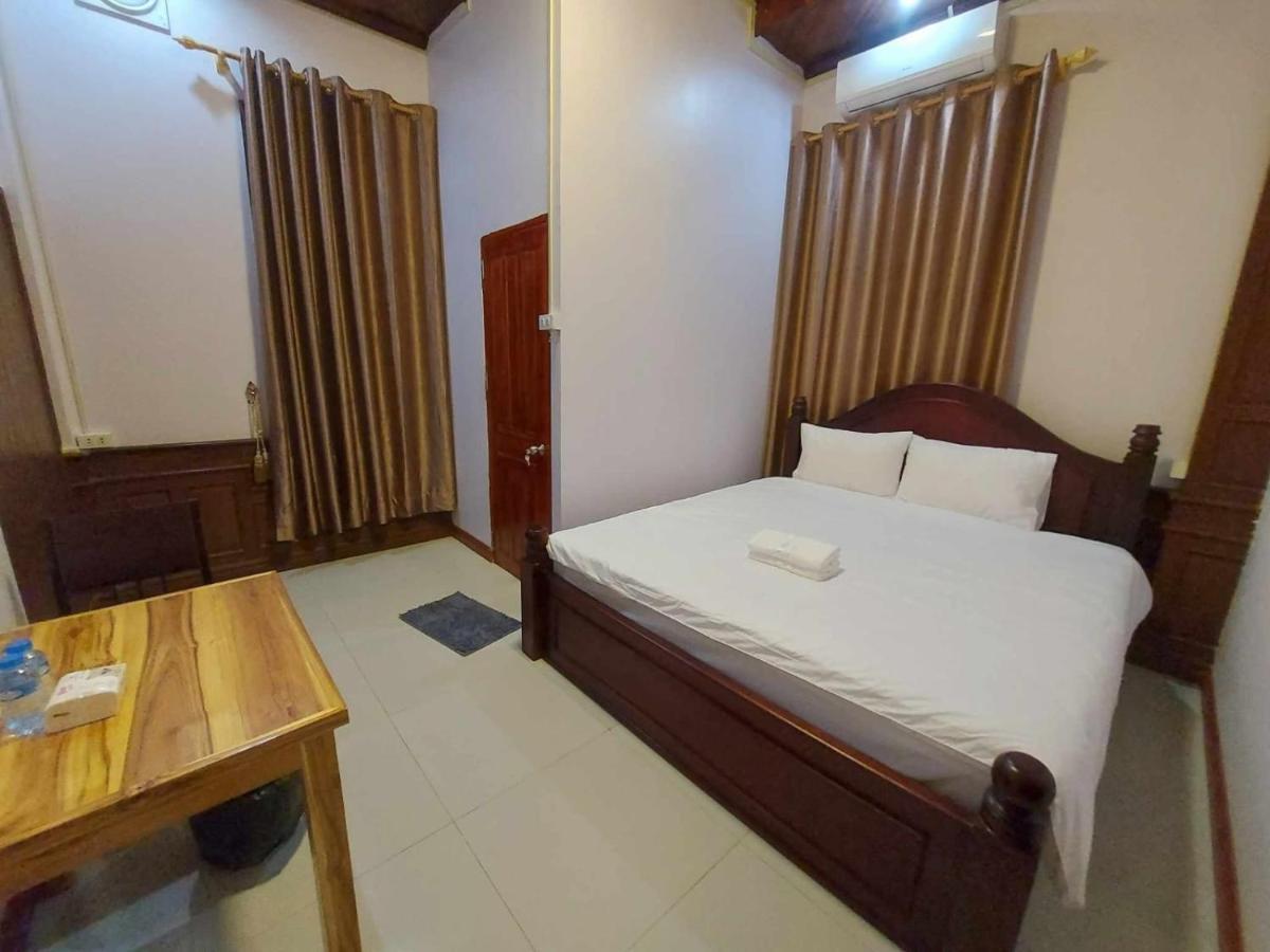 Inthavong Hotel/Guest House ヴァンヴィエン エクステリア 写真