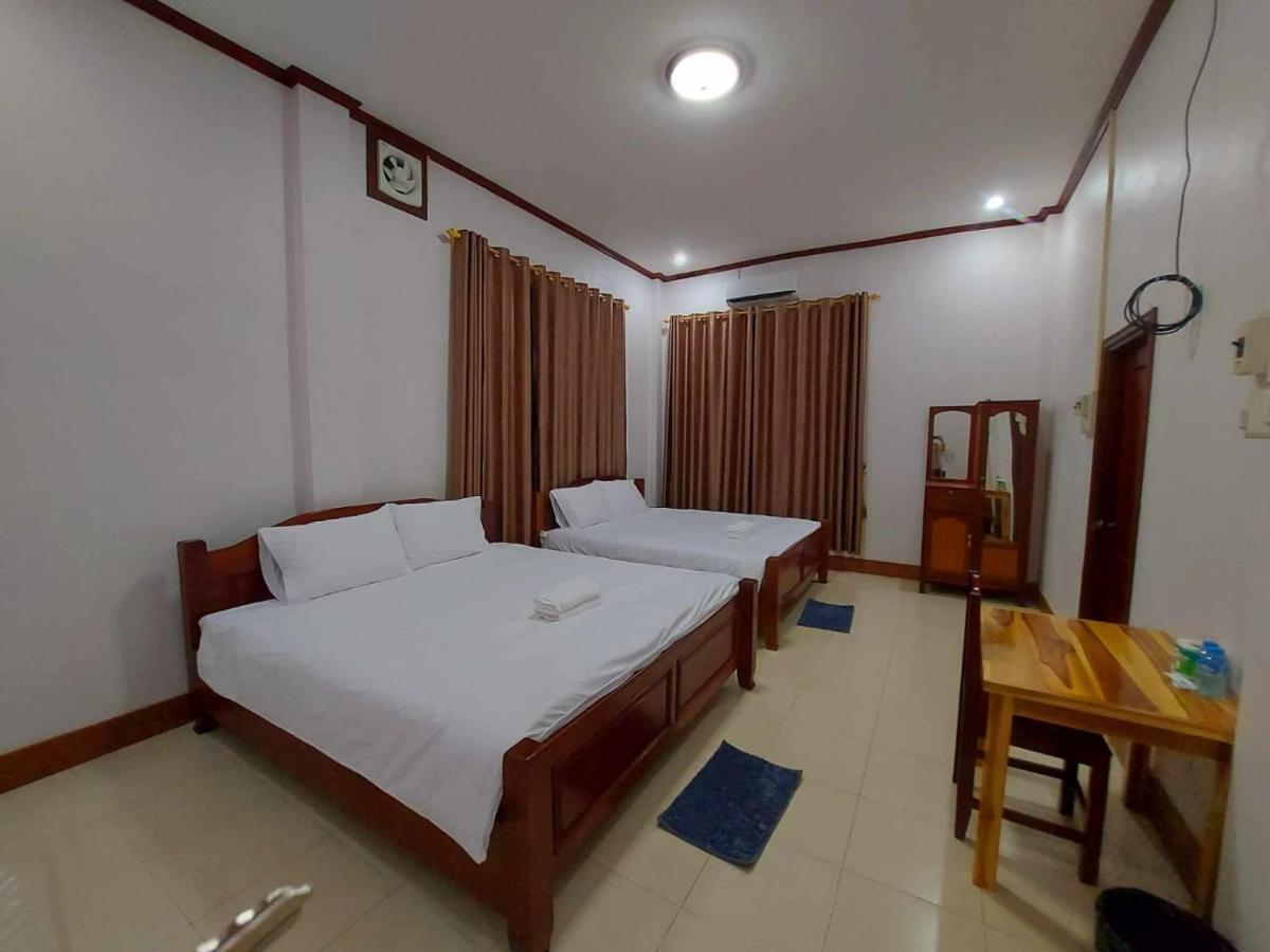 Inthavong Hotel/Guest House ヴァンヴィエン エクステリア 写真